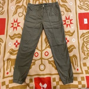 Veronica Beard Field 9.5” Cargo Cinched Jeans